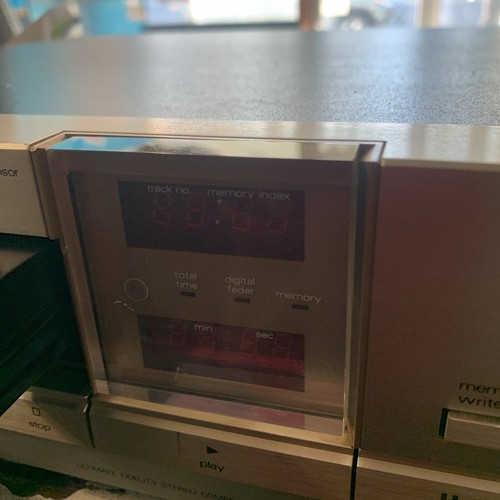 Luxman stereo cd player - luxman,